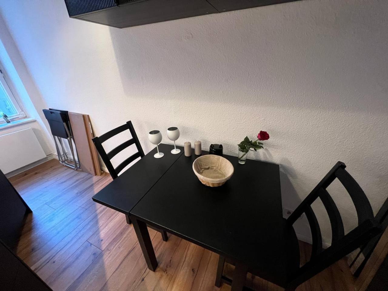 Stylish 2-Room Apartment With Balcony Next To East Side Gallery Berlin Exterior photo