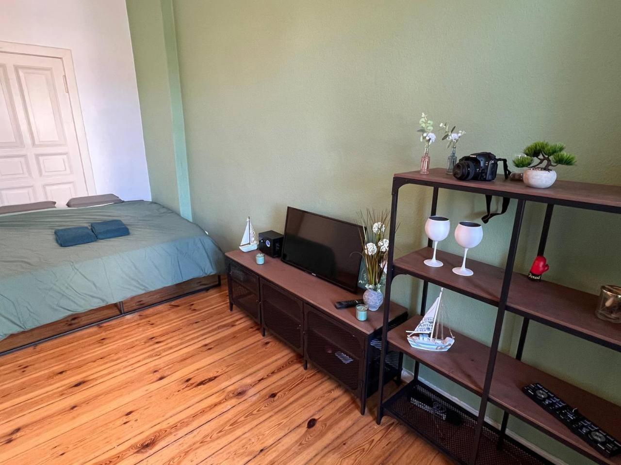 Stylish 2-Room Apartment With Balcony Next To East Side Gallery Berlin Exterior photo