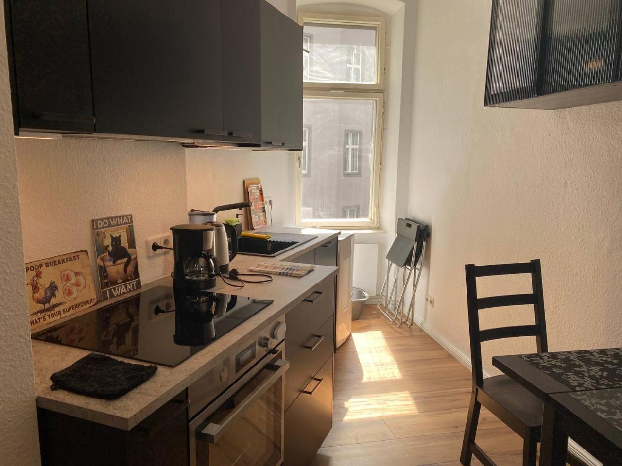 Stylish 2-Room Apartment With Balcony Next To East Side Gallery Berlin Exterior photo